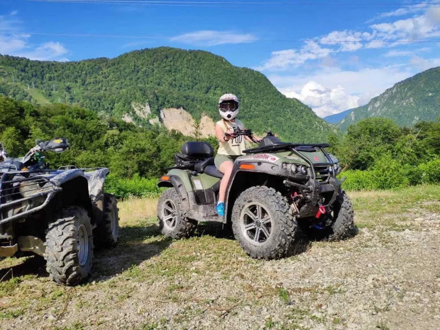 Прокат горнолыжного снаряжения Getski.me в Архызе в Архызе: Аренда, Сноуборд, Снег, Зима, Зимний спорт, Зимнийкостюм, Горнолыжный,