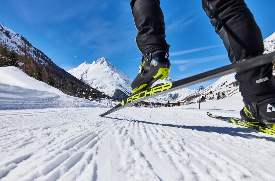 Фирма по прокату горных лыж и сноубордов Svershiny.ru. в Красной Поляне: Аренда, Снег, Лыжи, Зима, Сноуборд,