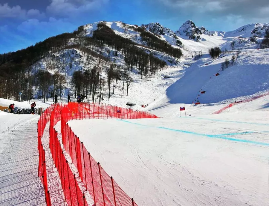 Фирма по прокату горных лыж и сноубордов Svershiny.ru. в Красной Поляне: Аренда, Снег, Лыжи, Зима, Сноуборд,