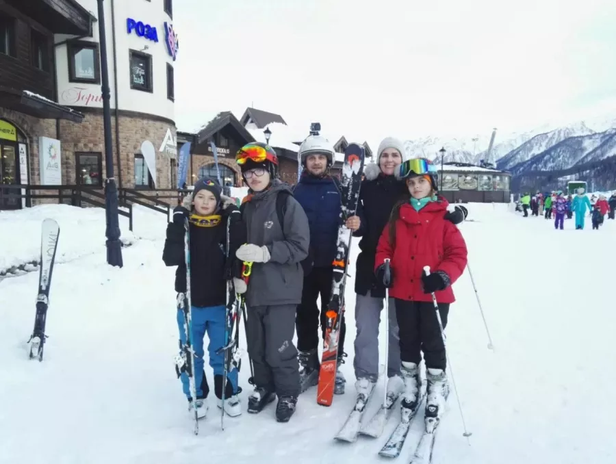 Горнолыжный прокат Myskisochi в Красной Поляне: Аренда, Лыжи, Сноуборд, Снег, Зима, Зимний спорт, Зимнийкостюм, Горнолыжный,