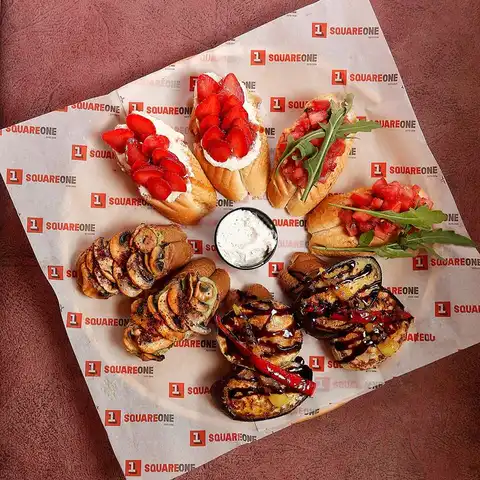 Ресторан Square One в Ереване: Европейская кухня, Десерты, Коктейли, Бургеры, Кофе, Веранда, Детская комната, На каждый день, Быстро перекусить,