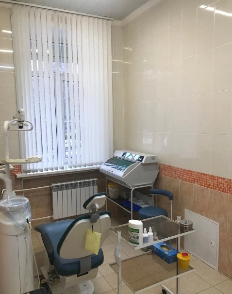 Стоматологическая клиника Версия Сервис в Новосибирске: Стоматологическая клиника, Лечение зубов, Лечение десен, Удаление зуба, Пломбирование, Отбеливание, Протезирование ,