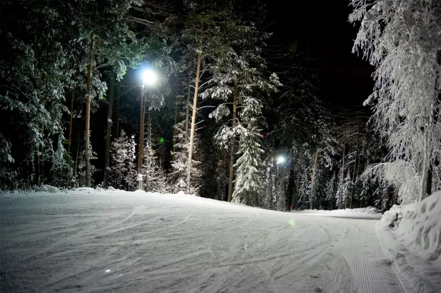 Горнолыжный курорт Гора Пильная в Екатеринбурге: Школа, Тренировка, Снег, Зима, Лыжи,