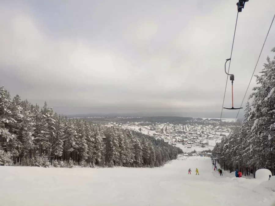 Горнолыжный курорт Гора Пильная в Екатеринбурге: Школа, Тренировка, Снег, Зима, Лыжи,