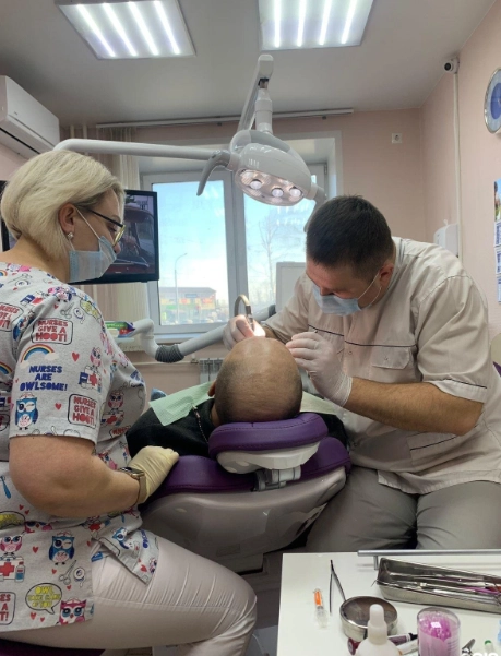 Стоматологическая клиника Жемчуг на Романтикова в Новосибирске: Стоматологическая клиника, Лечение зубов, Лечение десен, Удаление зуба, Пломбирование, Отбеливание, Протезирование ,