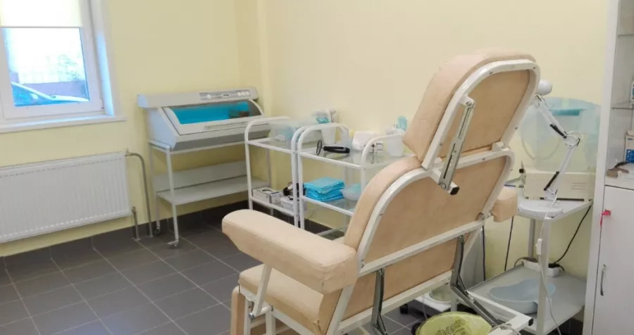 Медицинский центр Медина+ в Новосибирске: Стоматологическая клиника, Лечение зубов, Лечение десен, Удаление зуба, Пломбирование, Отбеливание, Протезирование ,