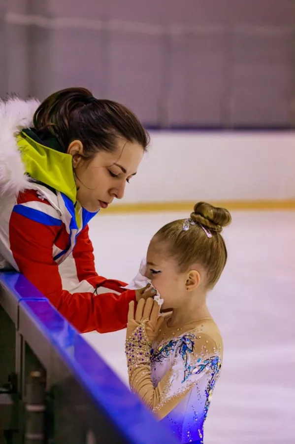 Спортивный комплекс фигурного катания ПРОФЕССИОНАЛ в Ростове-на-Дону: Фигурное катание, Лед, Каток, Коньки, Зима, Зимний спорт, Зимнийкостюм, Тренировка,