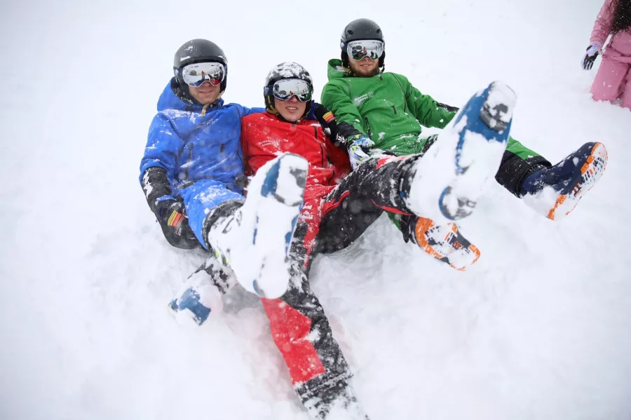 Горнолыжный прокат Вершина на Эстонской, 41 в Красной Поляне: Аренда, Лыжи, Сноуборд, Снег, Зима,