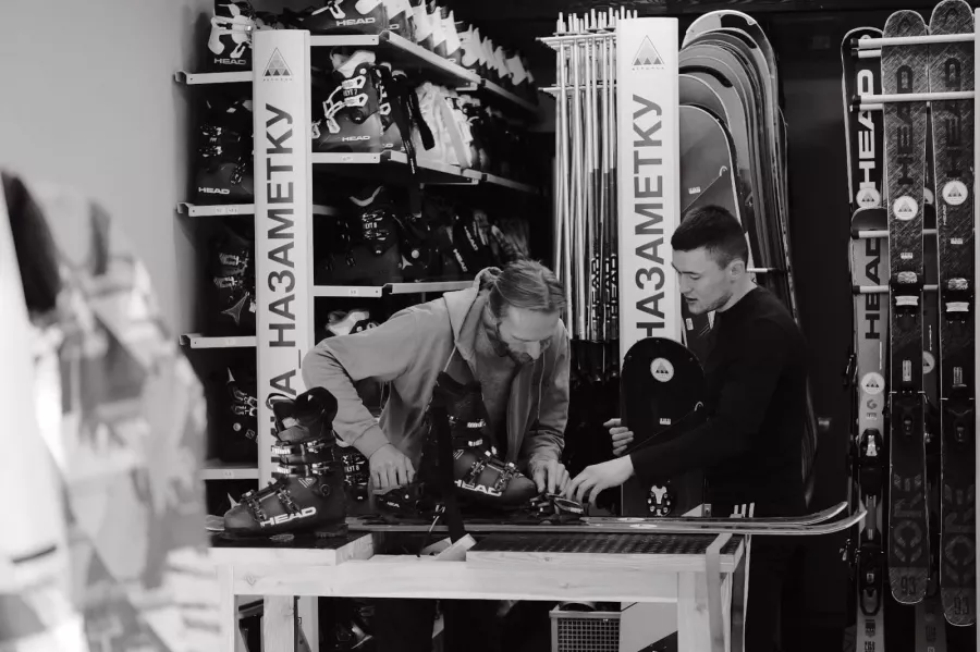 Горнолыжный прокат Вершина на Эстонской, 41 в Красной Поляне: Аренда, Лыжи, Сноуборд, Снег, Зима,