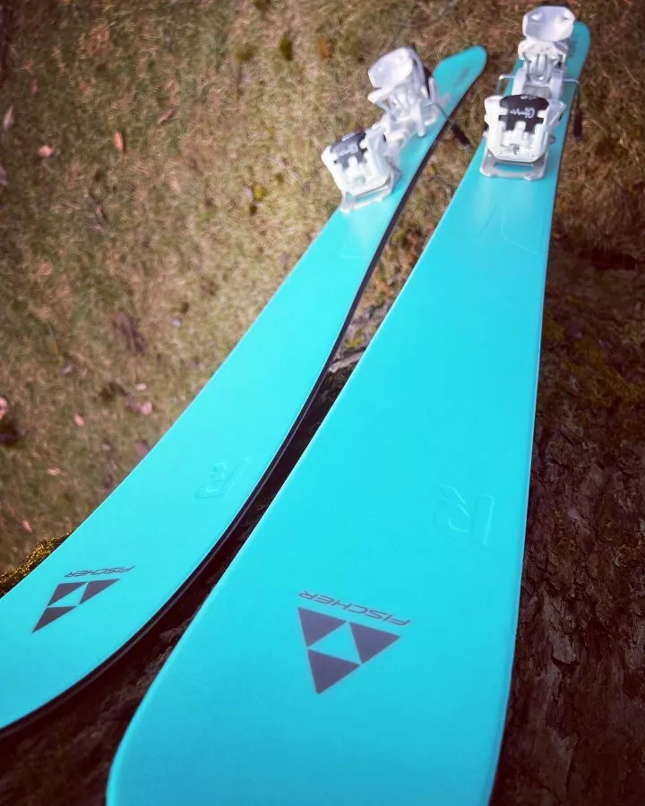 Горнолыжный прокат Вершина на Эстонской, 41 в Красной Поляне: Аренда, Лыжи, Сноуборд, Снег, Зима,