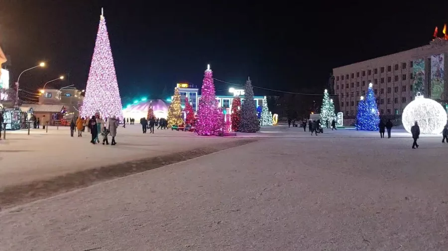 Каток Сердце города в Ставрополе: Каток, Лед, Коньки, Тренировка, Зима, Зимний спорт, Зимнийкостюм,