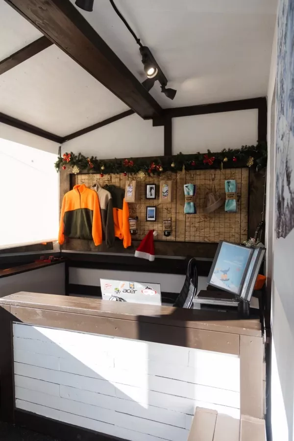 Горнолыжный прокат 4 Seasons Friendly Rental в Красной Поляне: Аренда, Лыжи, Сноуборд, Снег, Зима,