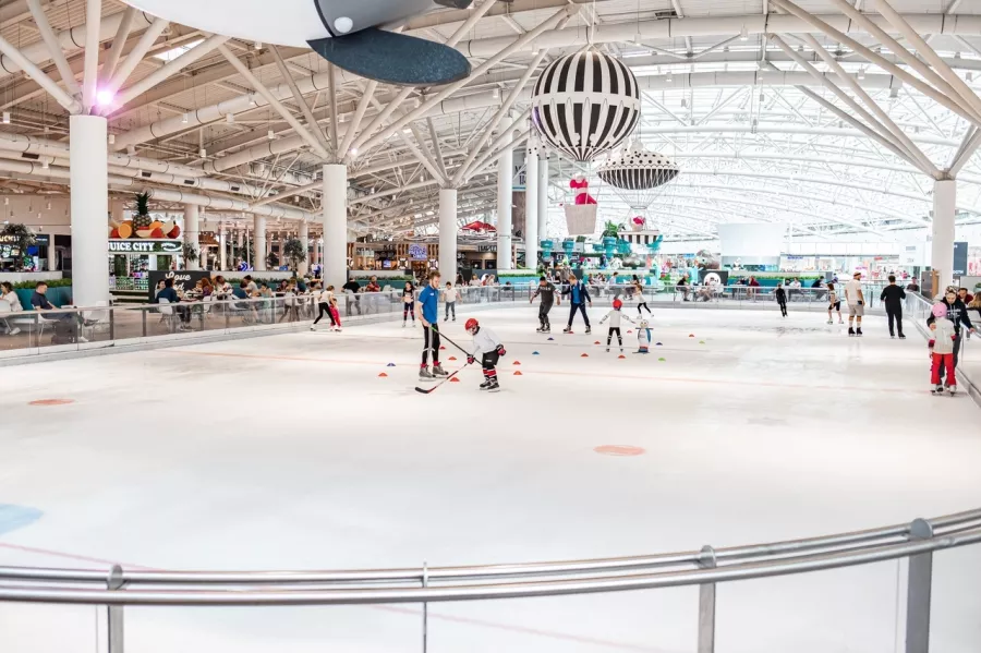 Каток MEGAICE в ТЦ Авиапарк в Москве: Фигурное катание, Каток, Коньки, Лед, Зимний спорт, Зимний костюм, Зима, Веселье,