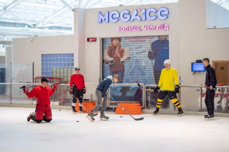 Каток MEGAICE в ТЦ Авиапарк в Москве: Фигурное катание, Каток, Коньки, Лед, Зимний спорт, Зимний костюм, Зима, Веселье,