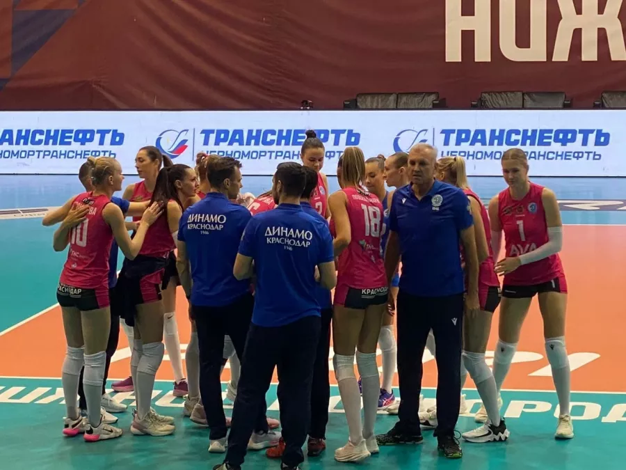 Дворец спорта Заречье в Нижнем Новгороде: Фигурное катание, Лед, Каток, Коньки, Зимний спорт, Зимний костюм, Зима, Тренер, Бассейн, Хоккей,