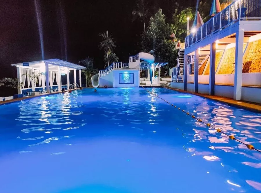 Отель Little Santorini Mountain Resort в Себу: Отель, Бассейн, Сад, Resort, Hotel, Swimming pool , Garden,