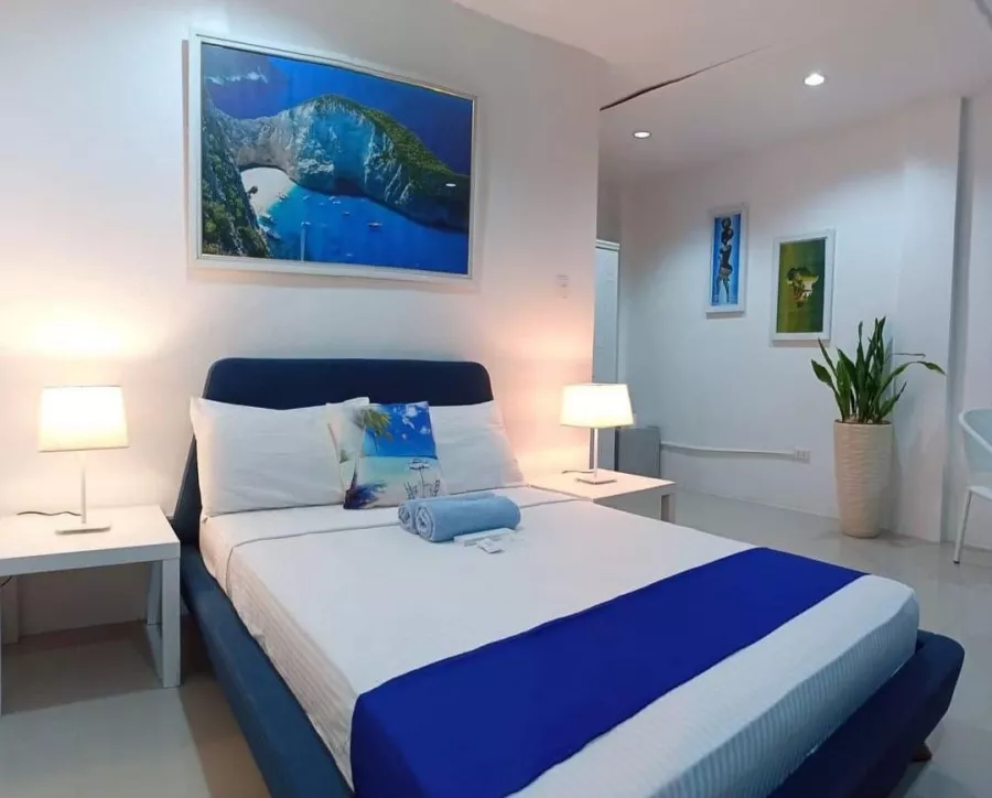 Отель Little Santorini Mountain Resort в Себу: Отель, Бассейн, Сад, Resort, Hotel, Swimming pool , Garden,