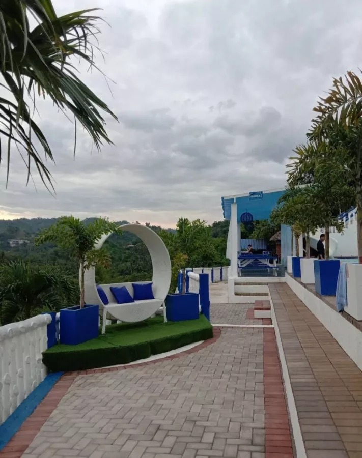 Отель Little Santorini Mountain Resort в Себу: Отель, Бассейн, Сад, Resort, Hotel, Swimming pool , Garden,