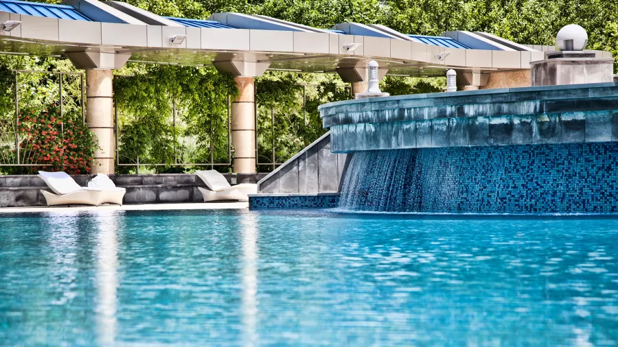 Бассейн Multi Grand Pharaon Hotel в Ереване: Вода, Бассейн, Бар, Семейный отдых , Ресторан,