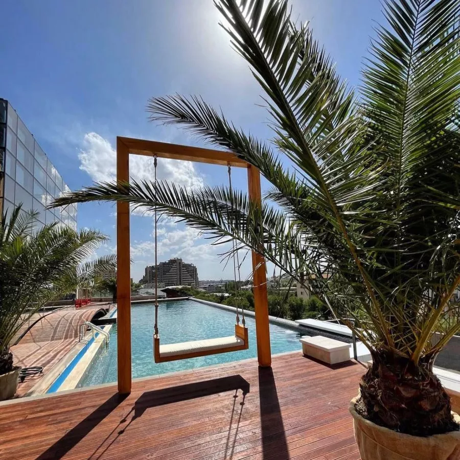 Бассейн The Pool в Ереване: Бассейн, Чилим, Бар, DJ, Зрелища, Люкс, Коктейли,