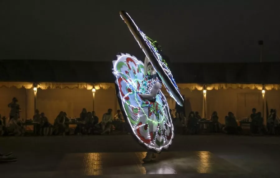 Экскурсия в лагерь Аль-Хайма с ужином-барбекю и трансфером в Дубаи: Fire Show, Show, Trip , Travelling , Пора отдыхать, Огненное шоу , Путешествие , Лагерь, Экскурсия,