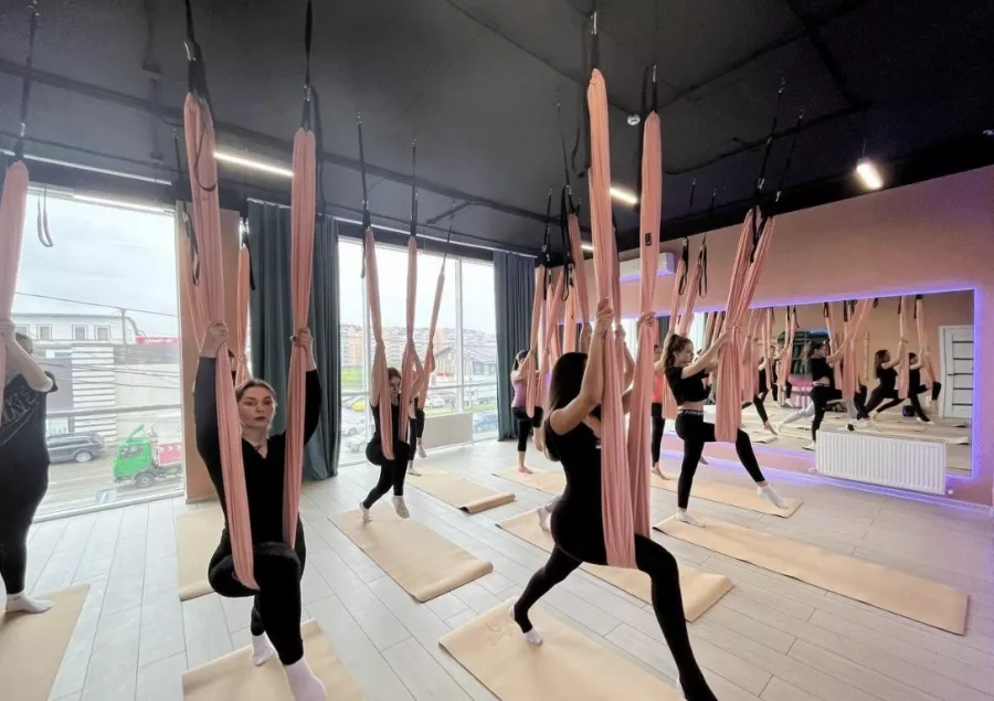 Студия фитнеса, растяжки и танца Stretch House в Краснодаре: Возможны разовые посещения, Зумба, Развиваться, Кроссфит, Йога, Аэробика, Боевые искусства, Стретчинг,