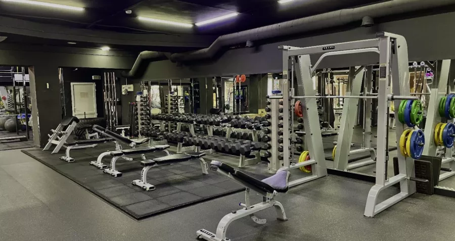 Фитнес-клуб One fit в Краснодаре: Йога, Отдельный женский зал, Танцевальные программы, Детский уголок, Боевые искусства, Пилатес, Стретчинг, Кроссфит,