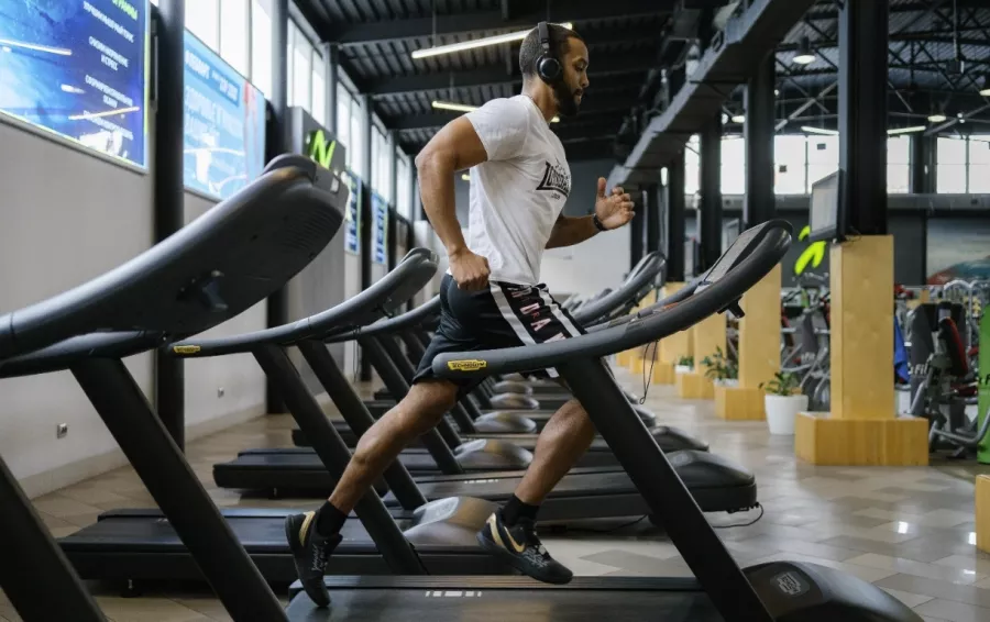 Фитнес-клуб X-fit Солнечный в Краснодаре: Детский уголок, Зумба, Калланетика, Кроссфит, Развиваться, Фитнес, Аэробика, Боевые искусства, Аквааэробика, Йога,