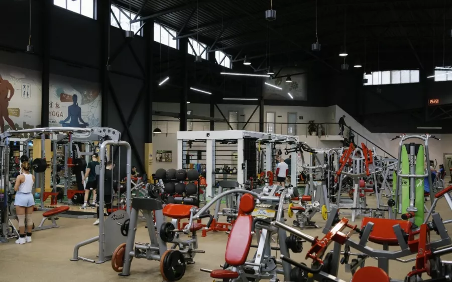 Фитнес-клуб X-fit Солнечный в Краснодаре: Детский уголок, Зумба, Калланетика, Кроссфит, Развиваться, Фитнес, Аэробика, Боевые искусства, Аквааэробика, Йога,