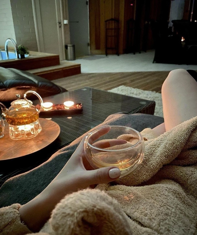 Центр красоты и здоровья Aloe Spa в Краснодаре: Возможны разовые посещения, Йога, Аквааэробика, Развиваться, Фитнес, Тайский массаж, Массаж лица, Спортивный массаж, Стретчинг, Персональный тренер, Бодифлекс,