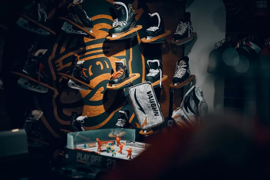 Хоккейный магазин Murom Hockey на Ботанической в Москве: Хоккей, Магазин, Коньки, Лед, Зима, Зимний спорт, Зимнийкостюм, Клюшка,