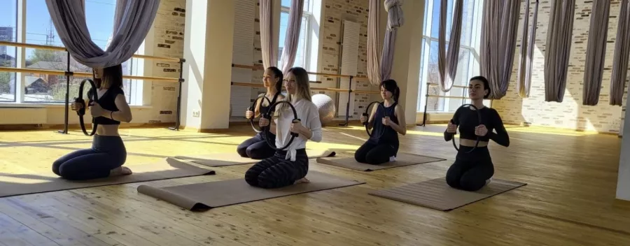 Танцевально-спортивный клуб Jete в Краснодаре: Возможны разовые посещения, Хатха, Аэройога, Развиваться, Фитнес, Йога, Аэробика, Танцевальные программы,