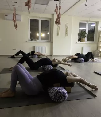 ​Студия йоги "Lotus yoga studio"