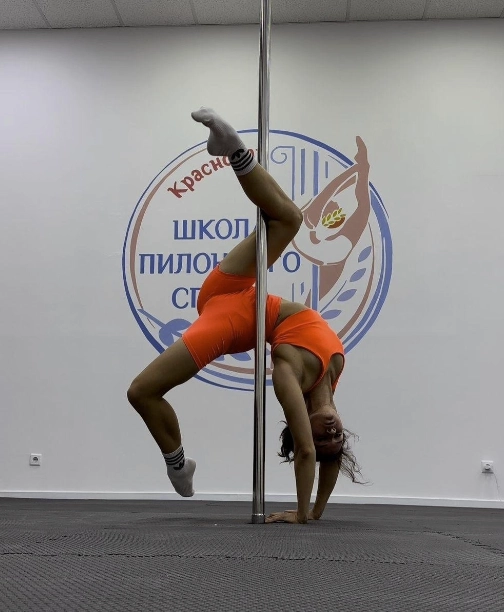 Обучение танцам Школа пилонного спорта в Краснодаре: Развитие, Фитнес,