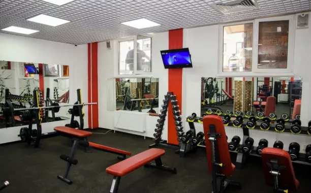 Фитнес-клуб "Lafitness"