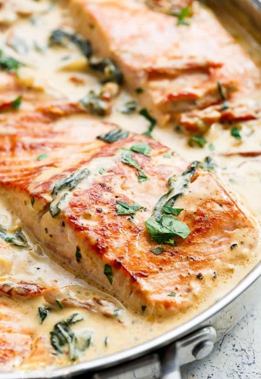 Ресторан La maree на Малой Грузинской в Москве: Рыбная кухня, Европейская кухня, Десерты, Фишмаркет, Рыба, Морепродукты, Средиземноморская кухня,