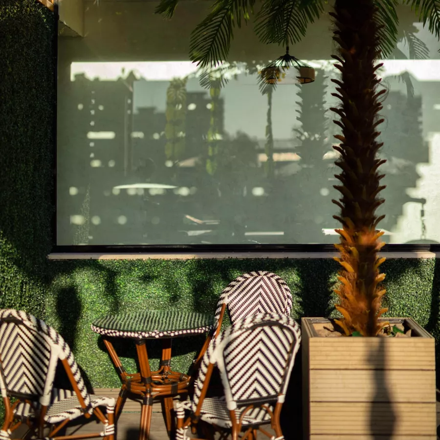 Бассейн Rooftop Beach Allegro в Ереване: Бассейн, Семейный отдых, Отдохнуть вечером, Для свиданий, Бассейн с подогревом, Бар, Для особых случаев, Ресторан,