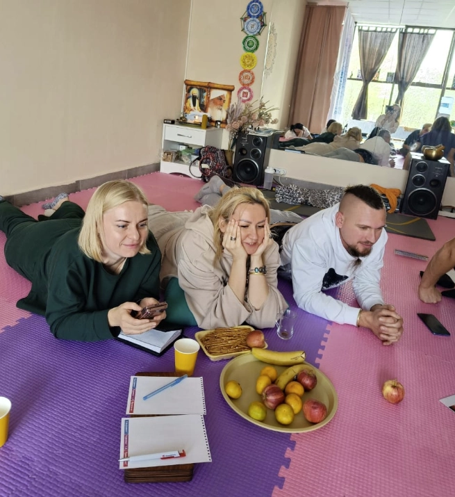 Центр йоги Веда-ма в Краснодаре: Йога для детей, Кундалини, Йога, Растяжка, Развиваться, Фитнес,