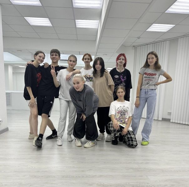 Школа танцев ТСЦ им. Людмилы Арабаджиевой в Краснодаре: Пилатес, High heels, K-pop, Бачата, Вальс, Кундалини, Развиваться, Фитнес, Pole Dance, Хатха, Воздушная гимнастика,