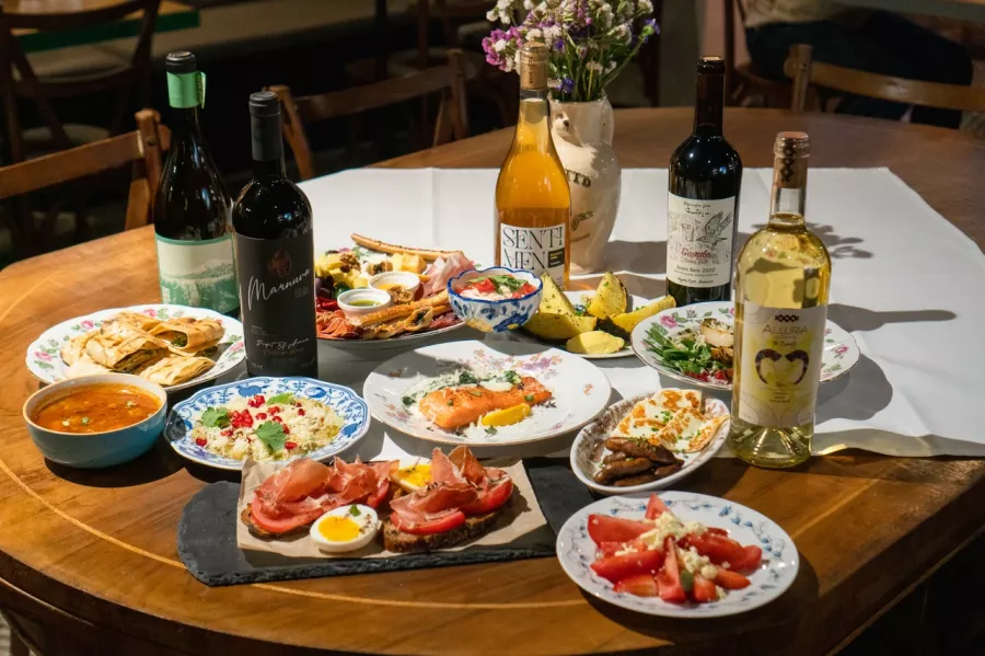 Гастробар Oops! в Ереване: Ресторан, Бар, Европейская кухня, Вино, Попробовать необычное, Встретиться с друзьями, Отдохнуть вечером,