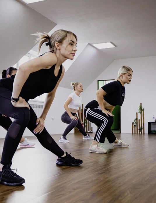 Фитнес-клуб The Sunfit в Краснодаре: Танцевальные программы, Развиваться, Фитнес, Аэробика, Боевые искусства, Пилатес, Йога, Стретчинг,