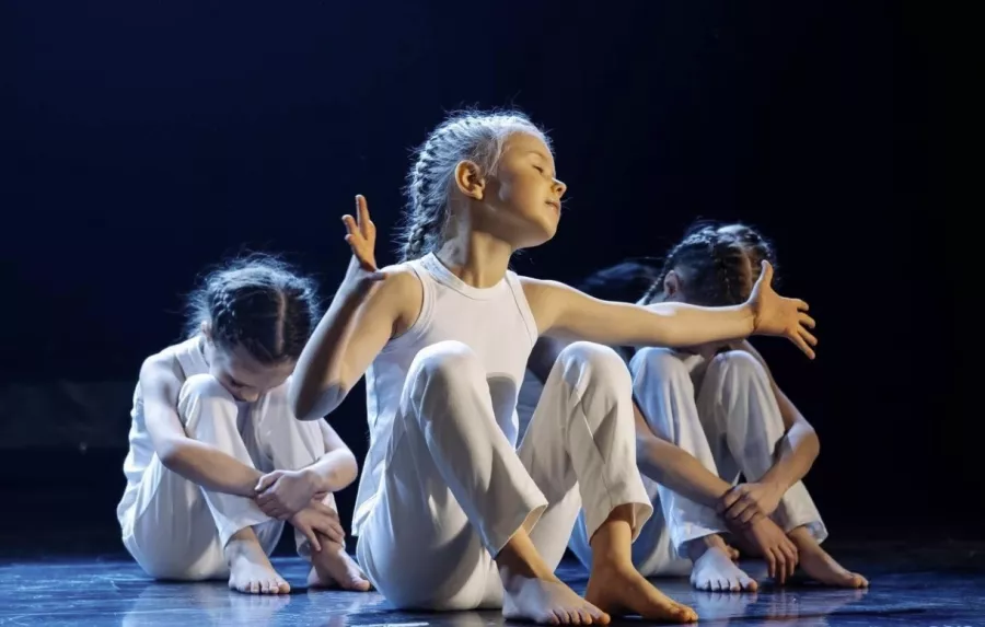 Школа танца и растяжки Vozdyx.dance в Ставрополе: Бачата, Боди-балет, Брейк-данс, Детские танцы, Джаз-модерн, Джаз-фанк, Хатха, Развиваться, Фитнес, Балет,