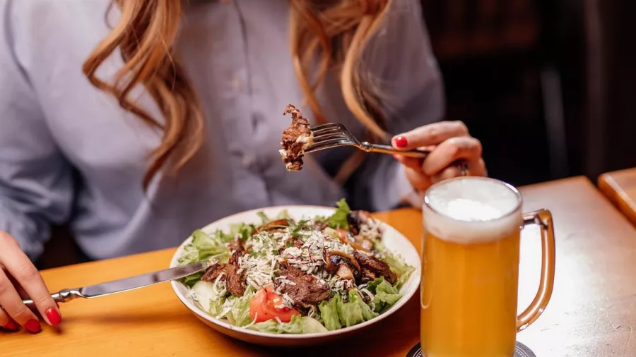Ресторан Beer Academy Ethnograph в Ереване: Армянская кухня, Европейская кухня, Пиво, Алкоголь, Шашлык, Веранда, Крафтовое пиво, Встретиться с друзьями, Отдохнуть вечером,