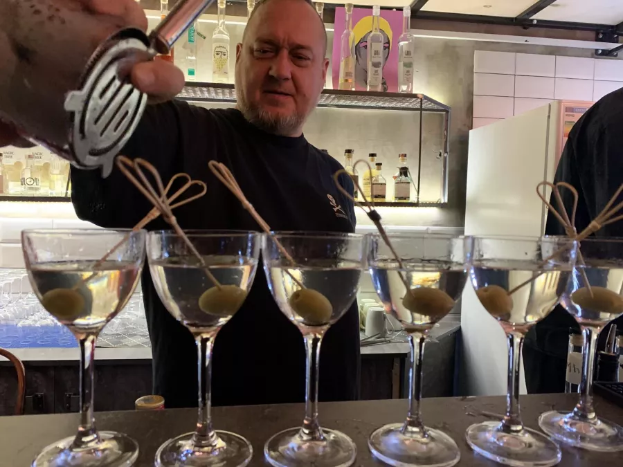 Бар ODD Fashioned в Ереване: Алкоголь, Коктейли, Авторские коктейли, Отдохнуть вечером, Бар, Встретиться с друзьями,