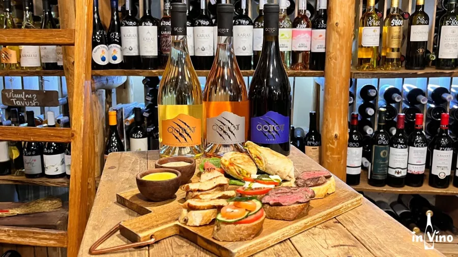 Винный бар In Vino в Ереване: Вино, Дигустации, Алкоголь, Веранда, Art-мероприятия, Отдохнуть вечером, Встретиться с друзьями,