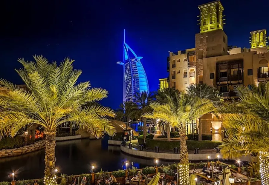 Курортный комплекс Madinat Jumeirah в Дубаи: Курорт, Курортный Комплекс , Туристам, Пора отдыхать, Что посетить , Крепость, Tourists , Visiting ,