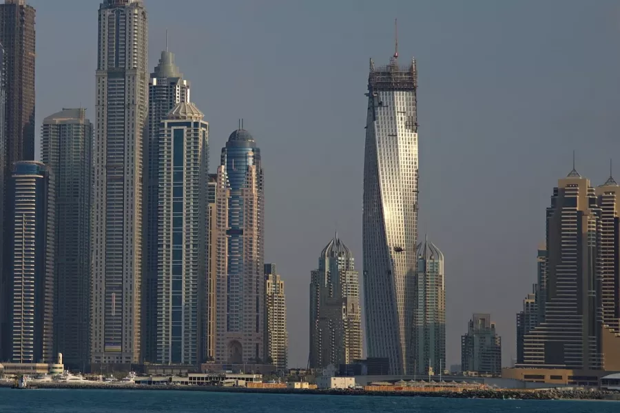 Небоскреб Cayan Tower в Дубаи: Небоскрёб , Башня, Здание, Достопримечательности , Cayan Tower, Tourists , Tower, Visiting , Что посетить ,