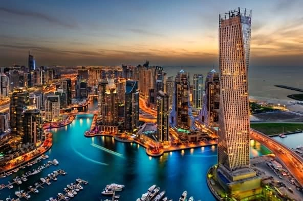 Небоскреб Cayan Tower в Дубаи: Небоскрёб , Башня, Здание, Достопримечательности , Cayan Tower, Tourists , Tower, Visiting , Что посетить ,