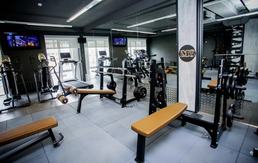 Фитнес-клуб М5 gym в Перми: Аэробика, Боевые искусства, Отдельный женский зал, Стретчинг, Развиваться, Фитнес, Настольный теннис, Бодифлекс, Пилатес, Йога,