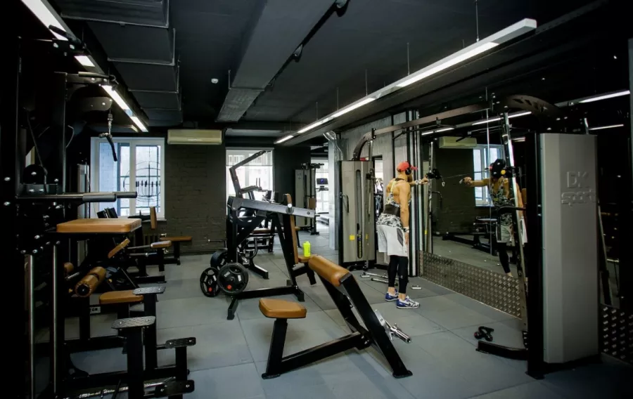 Фитнес-клуб М5 gym в Перми: Аэробика, Боевые искусства, Отдельный женский зал, Стретчинг, Развиваться, Фитнес, Настольный теннис, Бодифлекс, Пилатес, Йога,